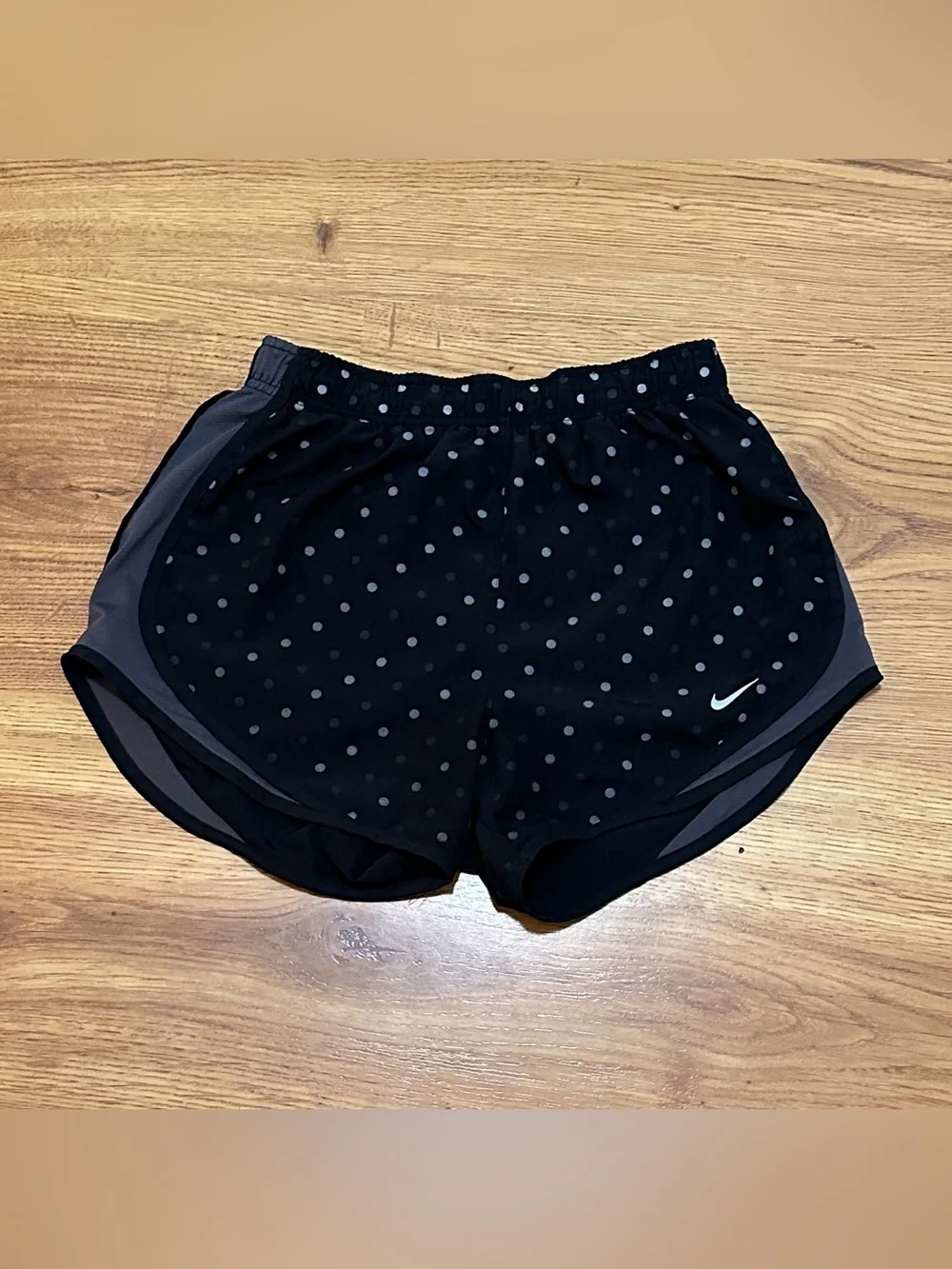 Nike Dri-FIT Tempo Running Shorts Black Gray Polka Dot Women’s Small - Picture 2 of 4
